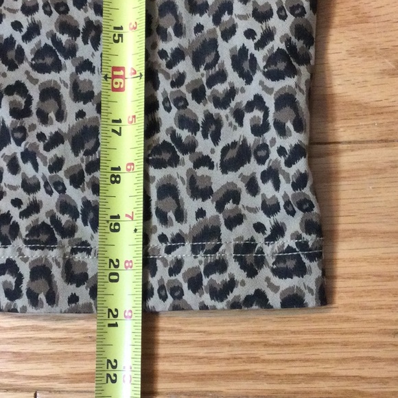 S Francesca’s Collections Anna Cai leopard jean jacket - Picture 14 of 16